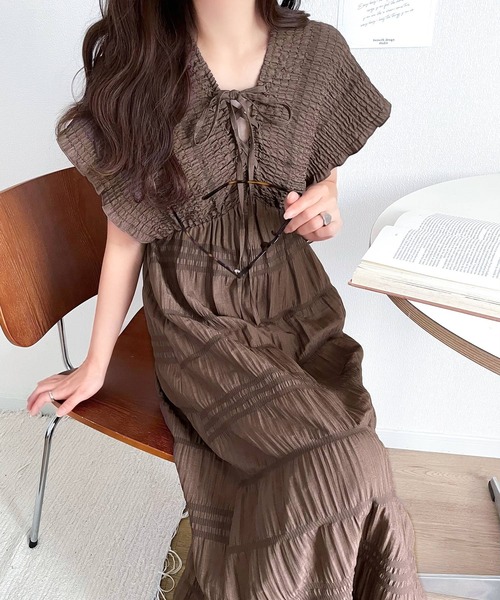 mily bilet ワンピース 「mily bilet」さらりと着映えて、微光沢がそっと華やぐ。マジョリカプリーツギャザー使いフレアワンピース(ロング) - 画像 (4)