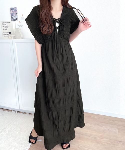 mily bilet ワンピース 「mily bilet」さらりと着映えて、微光沢がそっと華やぐ。マジョリカプリーツギャザー使いフレアワンピース(ロング) - 画像 (3)