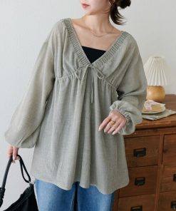 Discoat ブラウス シャツ シャーリングVネックブラウス レディース